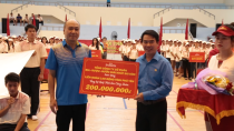 Hỗ trợ Quỹ “ Mái ấm công đoàn “ Liên đoàn Lao động Tỉnh Phú Yên  200 triệu đồng nhân Hội thao Công nhân lao động 2017 tổ chức tại TP. Phú Yên