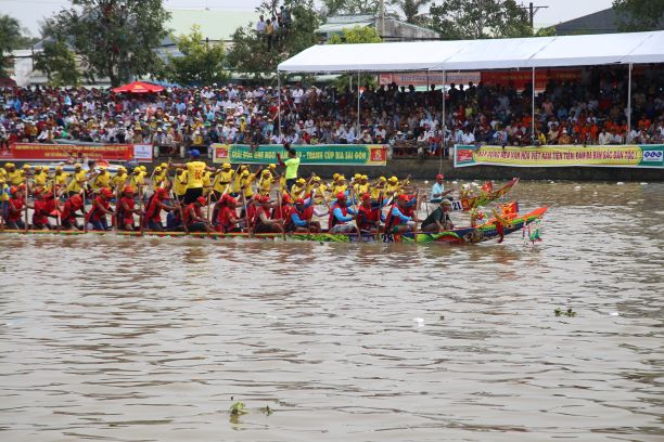 Xuôi về Sóc Trăng cùng SABECO đón lễ hội Óc - Om - Booc - Đua ghe Ngo sôi động của người Khmer