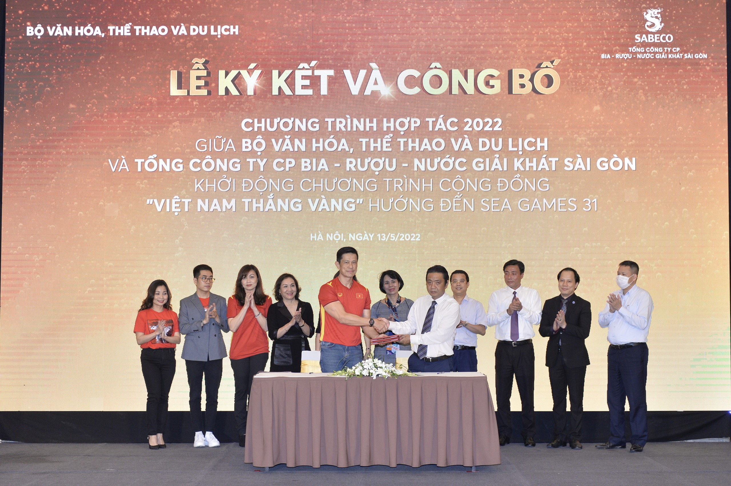 BỘ VĂN HÓA, THỂ THAO VÀ  DU LỊCH VÀ SABECO CÔNG BỐ CHƯƠNG TRÌNH HỢP TÁC NĂM 2022,  RA MẮT CHƯƠNG TRÌNH “VIỆT NAM THẮNG VÀNG”