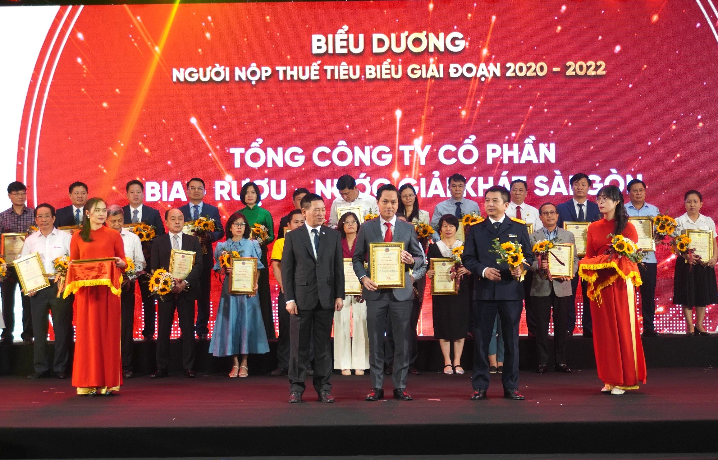 SABECO ĐƯỢC VINH DANH DOANH NGHIỆP NỘP THUẾ TIÊU BIỂU 2020-2022