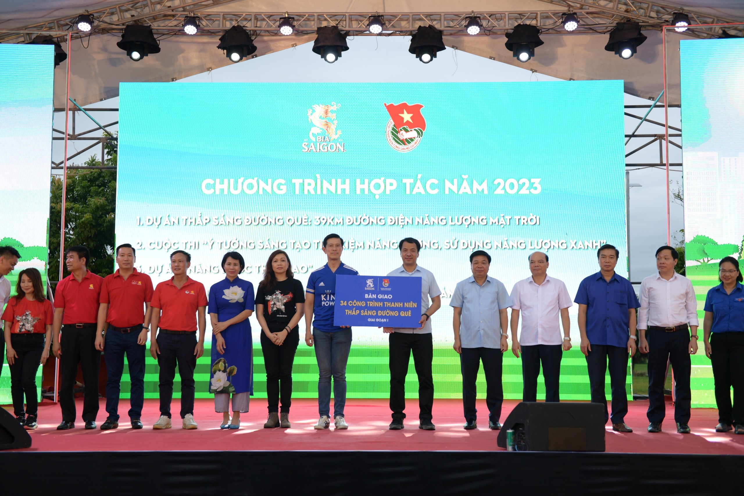ĐOÀN TNCS HỒ CHÍ MINH CÙNG SABECO CÔNG BỐ HOÀN THÀNH CÁC DỰ ÁN CỘNG ĐỒNG NĂM 2022 VÀ RA MẮT CHƯƠNG TRÌNH HỢP TÁC NĂM 2023