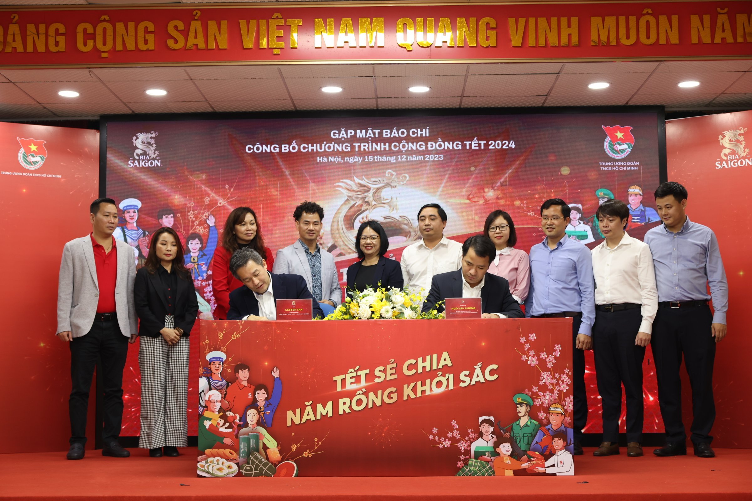 BIA SAIGON VÀ TRUNG ƯƠNG ĐOÀN CÙNG CÔNG BỐ CHƯƠNG TRÌNH CỘNG ĐỒNG TẾT GIÁP THÌN 2024, TRAO HƠN 10.400 PHẦN QUÀ TẾT TẠI 25 TỈNH THÀNH TRÊN TOÀN QUỐC